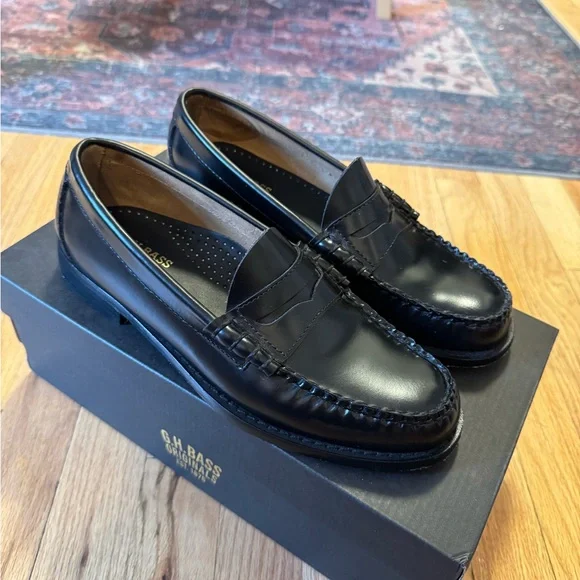 G.H. Bass & Co. Larson Weejuns Classic Black Leather Loafers - Picture 1 of 8